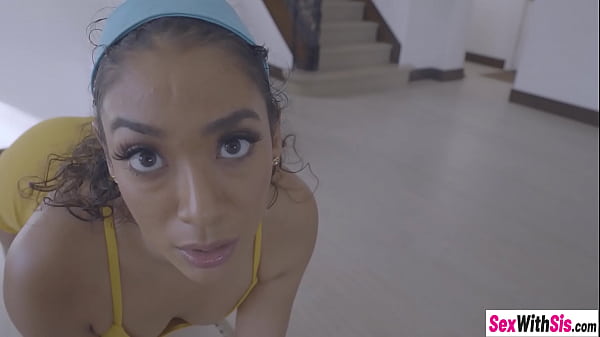 My wet Latina stepsis Sarah Lace sucking my big_dick insteadplaying games