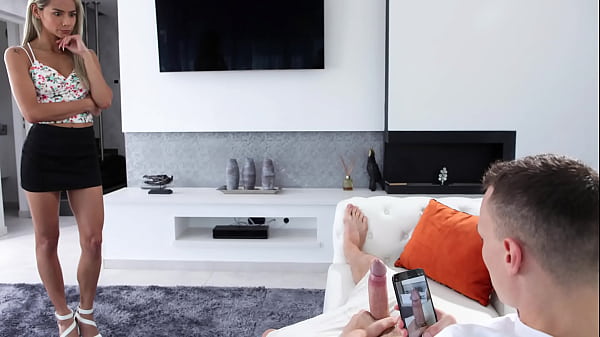 Stepmom Knows HowTo Do It Right_Charlie_Dean Veronica Leal