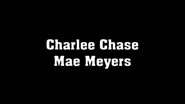 Nonton A Threesome With Charlee Chase And Mae Meyers Is Like A Wet Dream Come To Life And It's... thumbnail