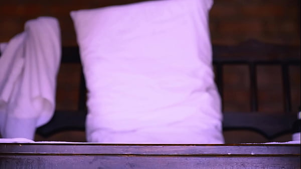 La_colegiala y el mejor amigo se rozaron enel vestuario