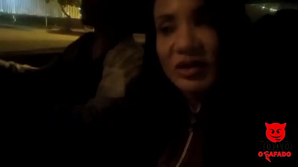 Sexo em publico dentro do carro