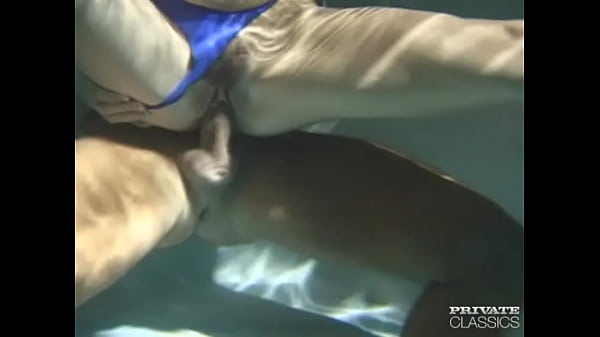 Play MP4 - Clioe in a Summer Night Ride in the Pool