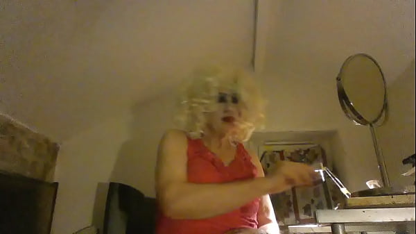 Play MP4 - Sissy CumDump&comma; CD Sarah Millward&comma; smokes and tries to look sexy&comma; like an MILF tart