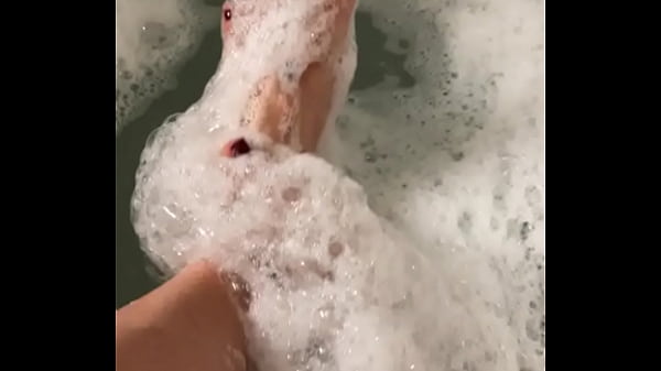 Nonton Foot Girl Pose thumbnail