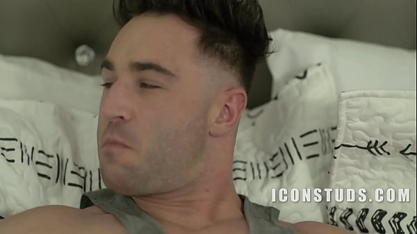 Play MP4 - Unfaithful Twinks Fucked By A Hunk