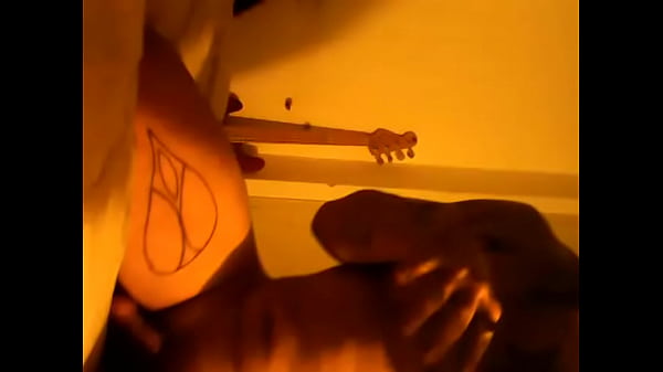 Dancing-queen in purple and black, strip, naked, ass.