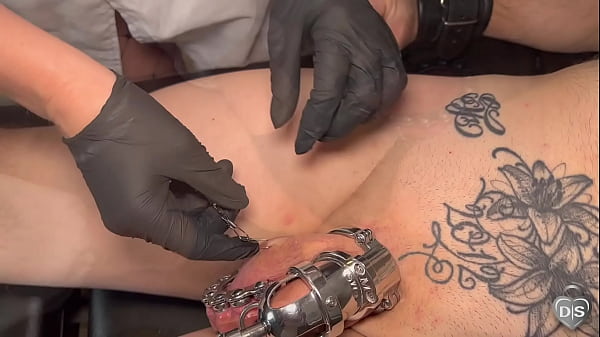 Play MP4 - Dick with and fish hooks