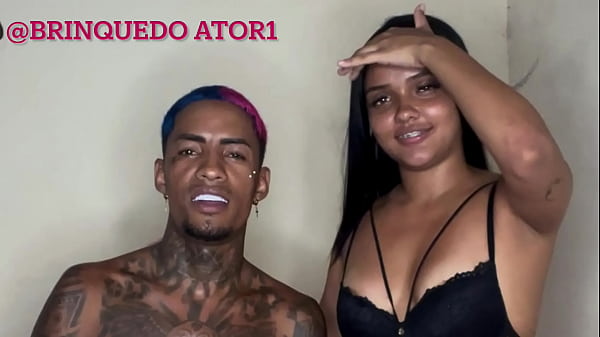 Fingia ser gay para comer a amiga gostosa completo no red e no cher e no cher 