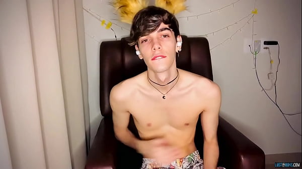 Play MP4 - Skinny twink Henry Evans anal plays while masturbating solo