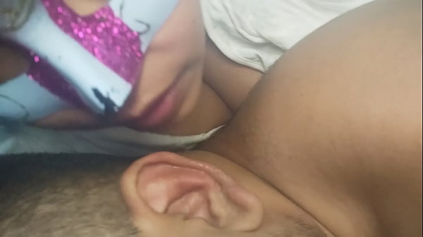 Fetiche De Oreja, Abney Realiza Un Juego De Seducci&oacute;n Chup&aacute;ndole La Oreja A Su Amante thumbnail