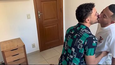 Comi O Roludo E Gozei Dentro Dele thumbnail