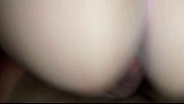 Cogida hasta el cansancio asi la dejan gimiendo del ajetreado sexo como le parten el co&ntilde;o a esta bella morrita de 18yo sexy hot latin girll