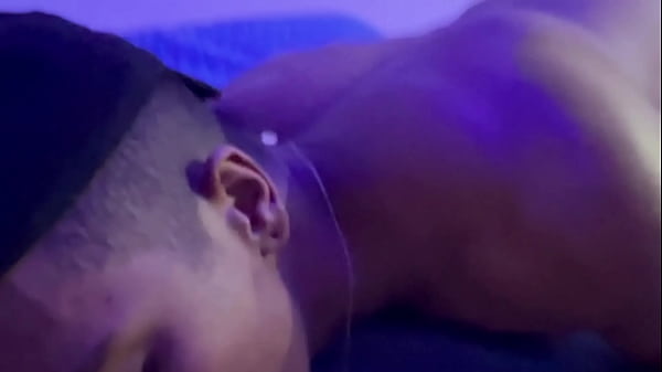 Play MP4 - MAMANDO O AMIGO H&Eacute;TERO