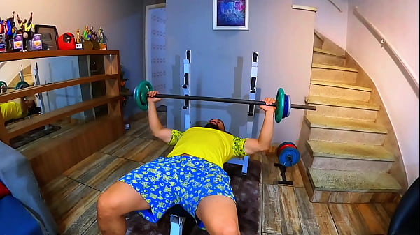 Nonton Treinador Perde O Foco Quando Aluna Resolve Foder Ele Durante O Treino thumbnail