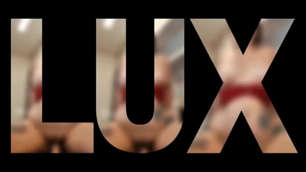 Nonton Vizinha Da Bunda Grande Gosta De Chupar Pau thumbnail