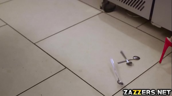 Play MP4 - Victorias perfect latte and perfect ass