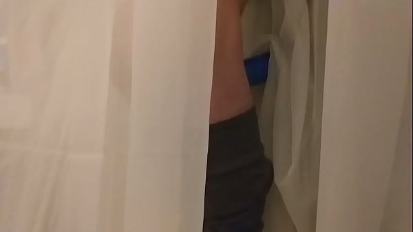 Posuwanie waginy zabawki zamontowanej do okna zabawa między firankami damskie legginsy jęczenie silny orgazm wibrujące nogi condom wytrysk