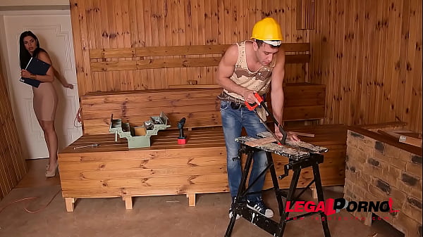 Sperm gushes over busty pornstar Kira Queen's full red lips after deep fuck GP203 