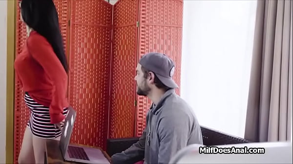 Spanish big tit enjoys deep anal drilling 