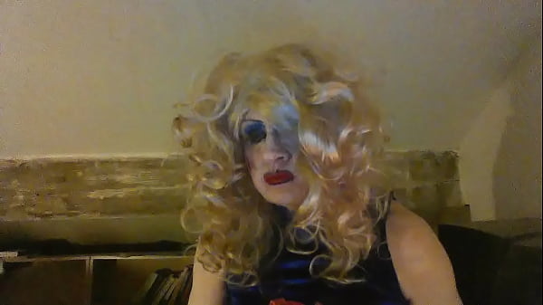 Play MP4 - Cross-dressed smoking slut wants your piss in her mouth