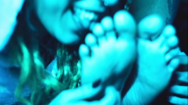 D'louise loves tickling her girlfriend's feet 