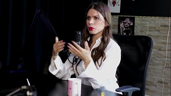 Morena mostra sua linda buceta e recebe uma massagem ap&oacute;s dizer que recebeu dicas de outros criadores tirou a roupa na yoga e se acha mercen&aacute;ria pati ferraz watch sheer red 