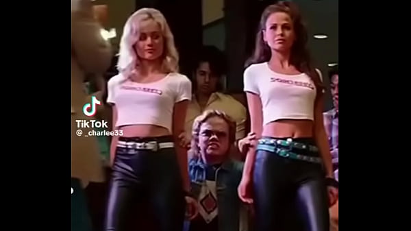 Nonton Yiyi thumbnail