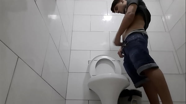 Damage a Piss in the Diner 