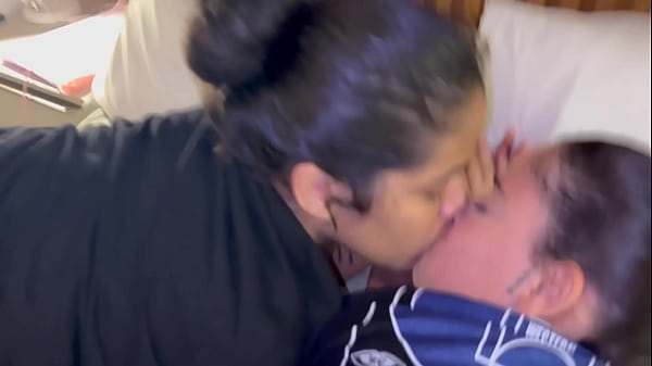 Play MP4 - O CARA COMEU AS DUAS MEIA-IRM&Atilde; DELE SEM CAMISINHA