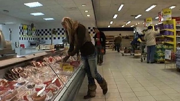 Giant dong for a moist hole 