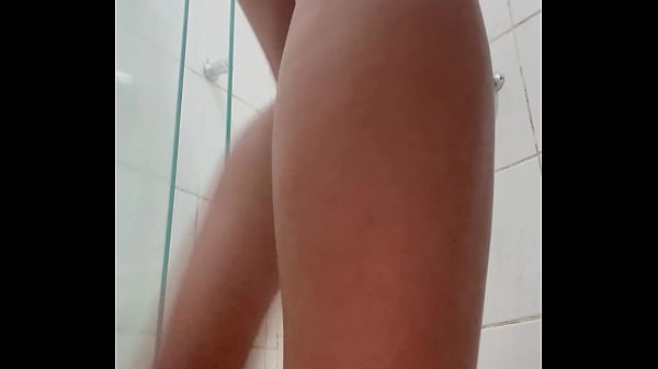 Nonton Bath Time thumbnail