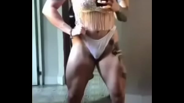 Mis m&uacute_sculos crecen y mi Culo . Fitness