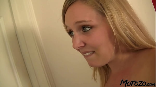 Play MP4 - MOFOZO&period;com - Blonde Amateur From New York Enjoys Sucking A Big Dick