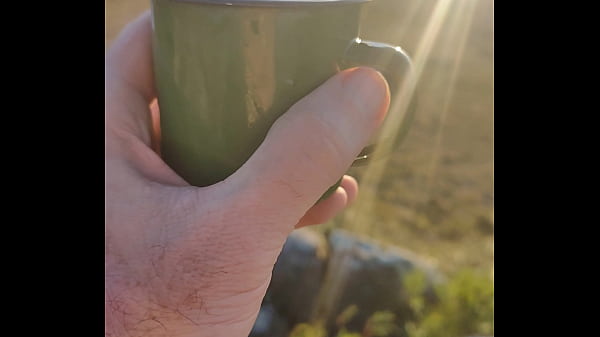 Nonton Tomando Caf&eacute; E Ganhando Uma Mamada Deliciosa thumbnail