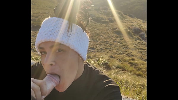 Play MP4 - caf&eacute; da manh&atilde; na montanha&comma; acompanhado de uma mamada&period;