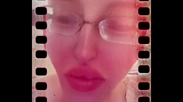 I can not close my mouth from hardly deep yawning 