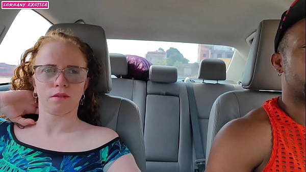 Fui passear de carro com um cara dotado ele mim comeu di tudo quanto foi jeito fiquei com a buceta e o cu todo gozado