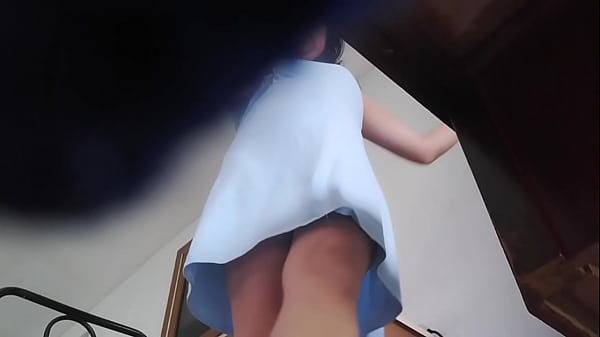 Play MP4 - Upskirt hermanastra colombiana sin bragas de vacaciones