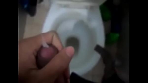 Play MP4 - Sinh vi&ecirc;n b&aacute;ch khoa quay tay xuất tinh