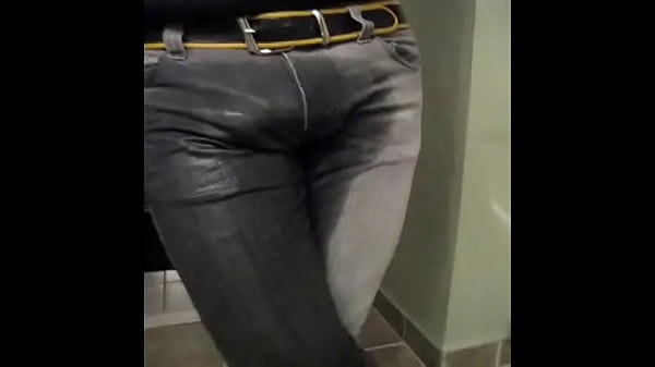 Piss_511 on toilet 2015 1 2