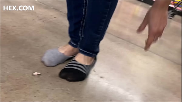 Nonton Smelly Toes On Her thumbnail