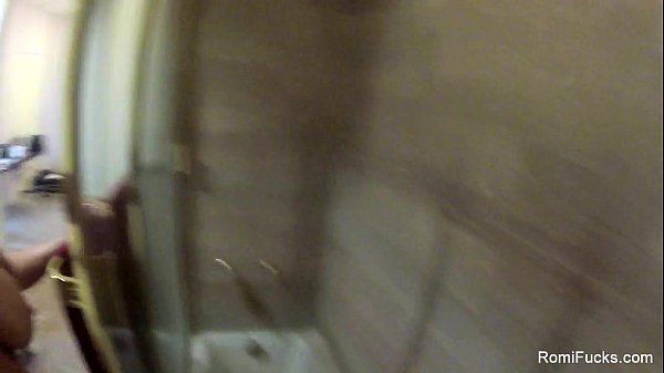 Play MP4 - Romi Rain washes off