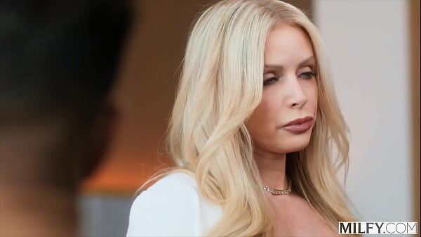 Play MP4 - MILFY BBC-Hungry Divorcee Danielle Toys With Young Stud