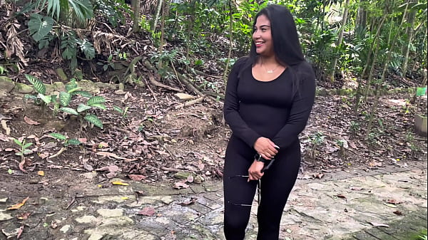 Play MP4 - Le chupo la polla a desconocido en parque publico