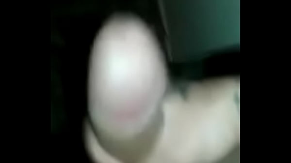 mlk gostoso batendo uma com seu pau delicioso 