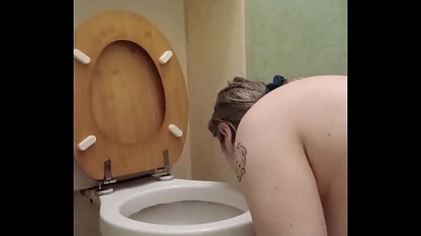 Play MP4 - 2025 01 15 Esclave F l&egrave;che les wc