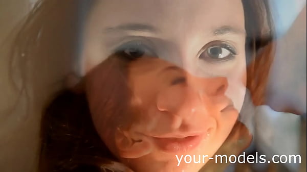 Play MP4 - Beautiful brunette in latex sucks dick