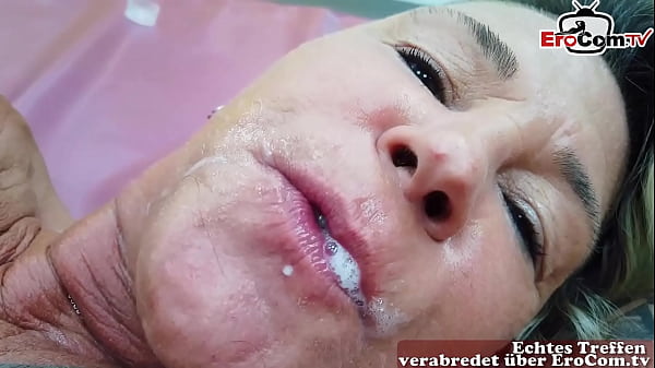 Play MP4 - Bisexuelle deutsche User treffen reife Mutter zum FMM Dreier