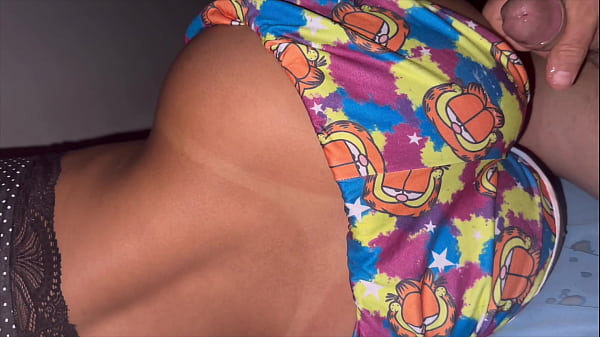 Enteada Fingiu Que N&atilde;o Estava Vendo O Padrasto Metendo Por Tr&aacute;s thumbnail