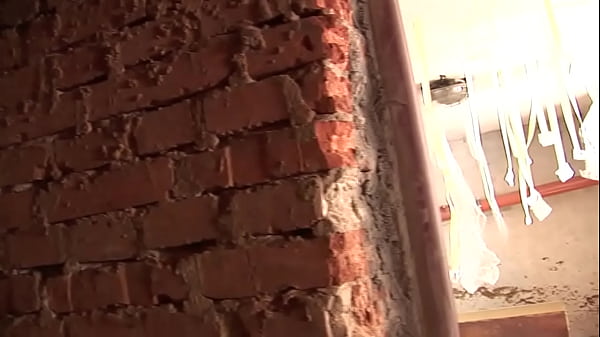 Nonton Sabrina White Gets Assfucked By Two Masked Guys In An Abandoned Building thumbnail